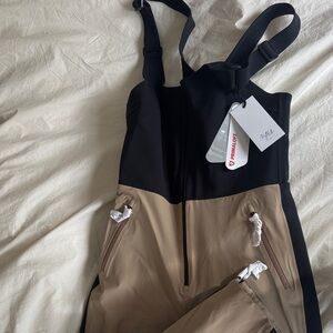 Aztech Mountain Bib Snowpants Moab Khaki & Black size S / 42
BRAND NEW WITH TAGS
